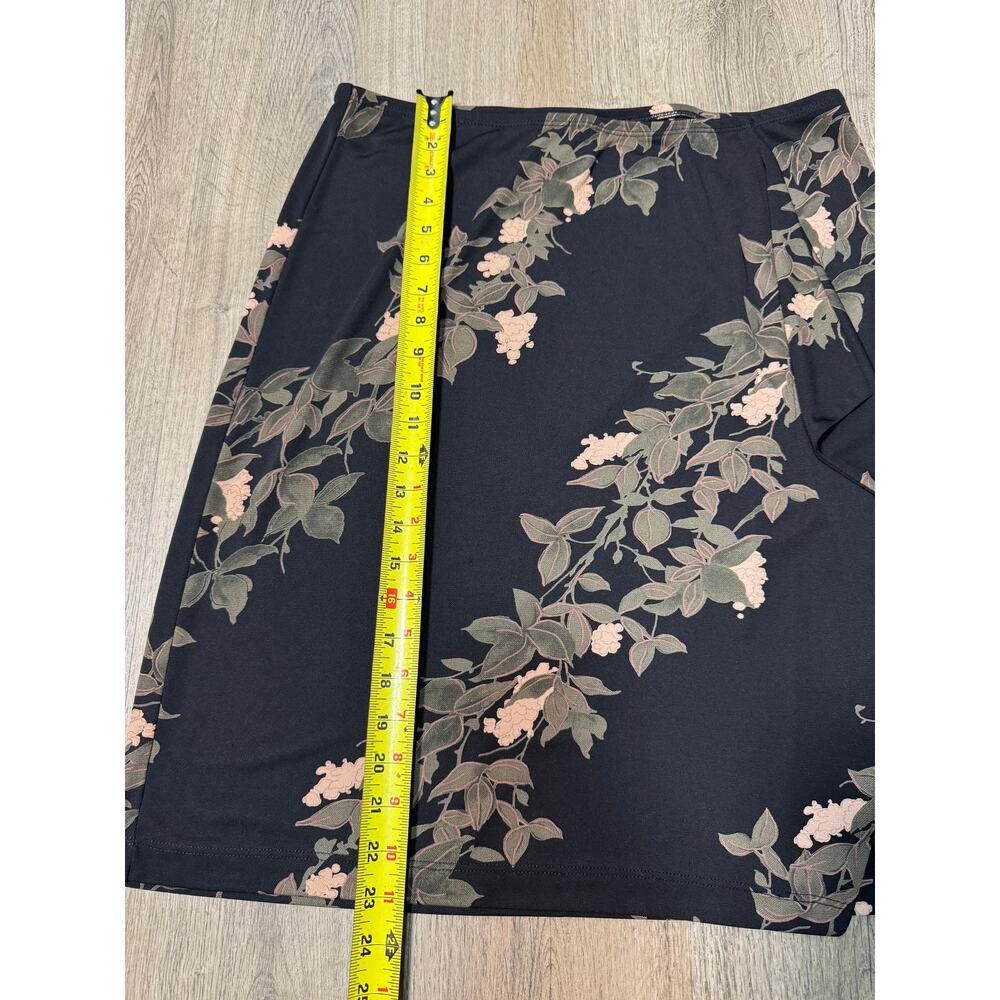 Y2K BCBG Black A-Line Skirt with Blush Floral Print - Picture 2 of 4